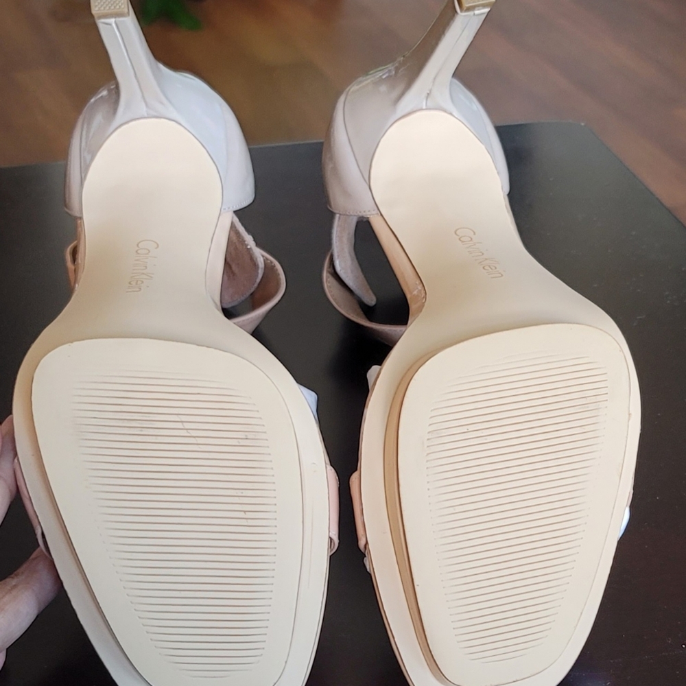 Calvin Klein Vable Patent sandals in Blush/Cocoon